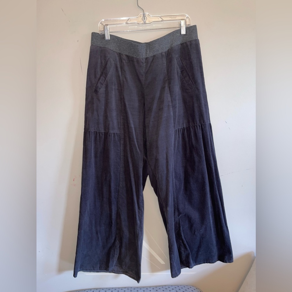 Ivu Jane size L dark gray pants.